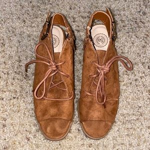 Tan/Brown Wedges